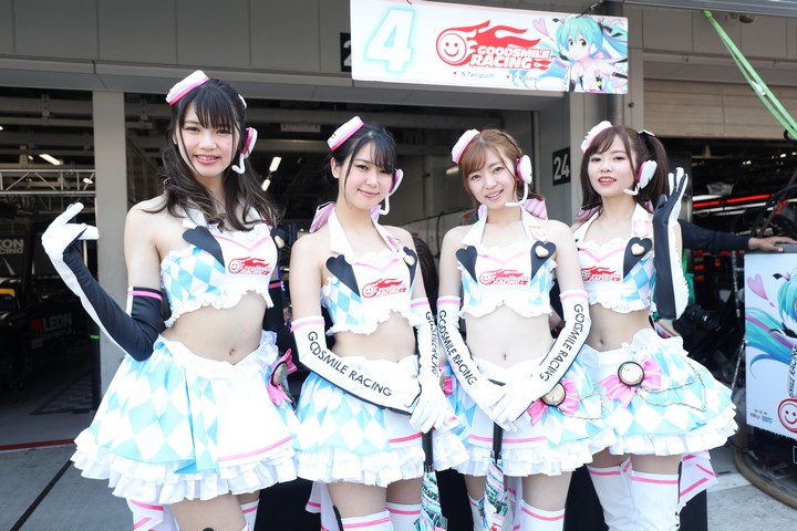 ピットウォーク: レースクイーン