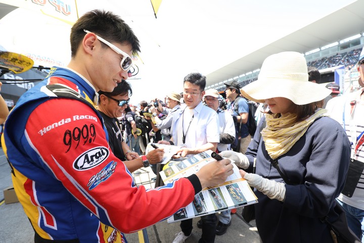 ピットウォーク: 小林崇志（TEAM UPGARAGE）