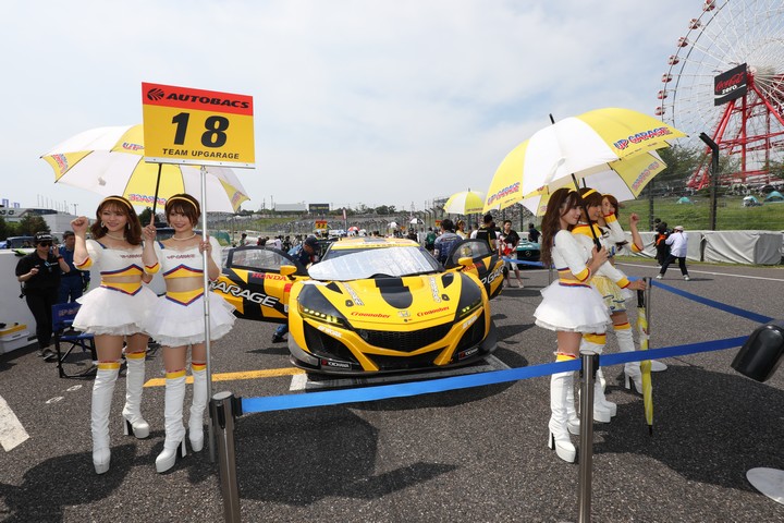 スタート進行: レースクイーン