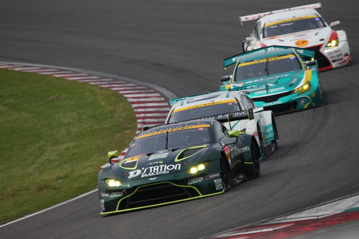 決勝レース: 藤井誠暢（D'station Vantage GT3）