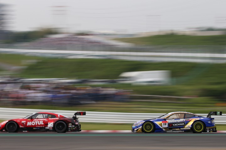 決勝レース: 国本雄資／坪井翔組（WedsSport ADVAN LC500）