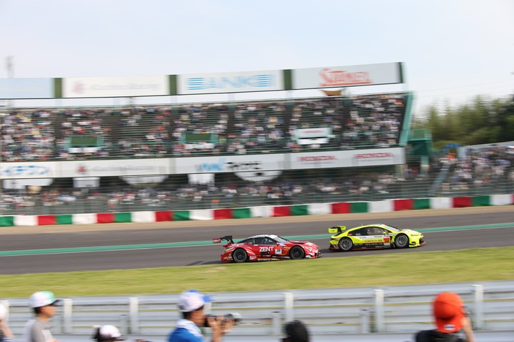 決勝レース: 立川祐路／石浦宏明組（ZENT CERUMO LC500）