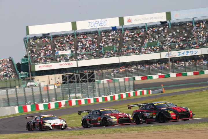 決勝レース: GT300マシンのバトル
