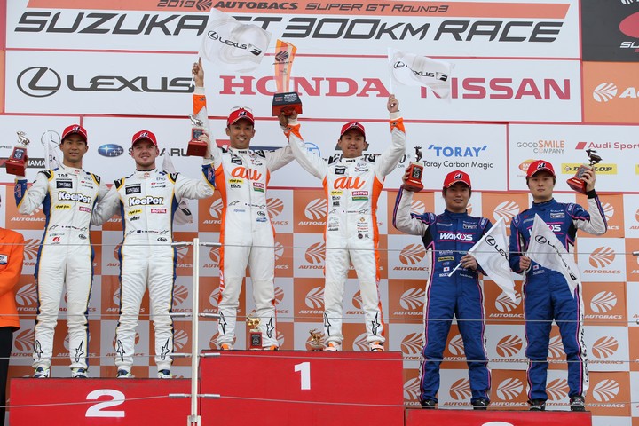 表彰式: GT500クラスのトップ3チーム