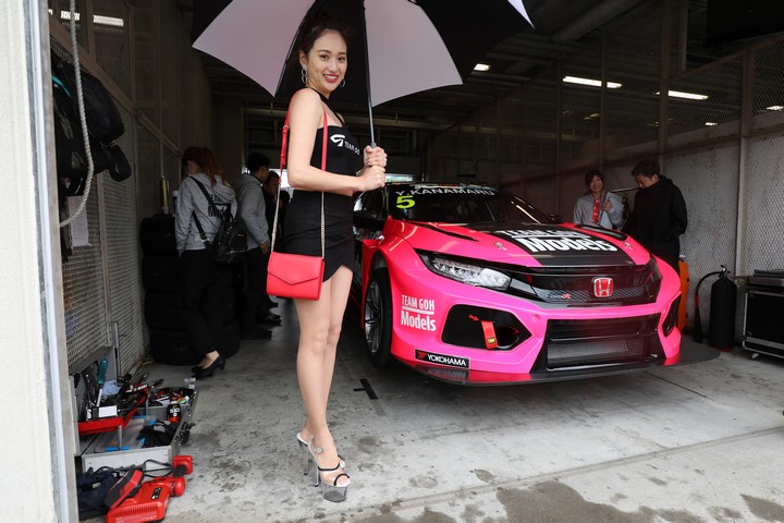 ピットウォーク: レースクイーン