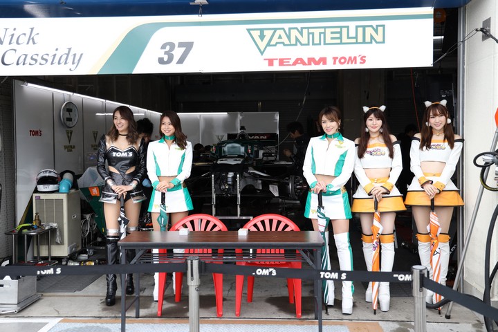 ピットウォーク: レースクイーン