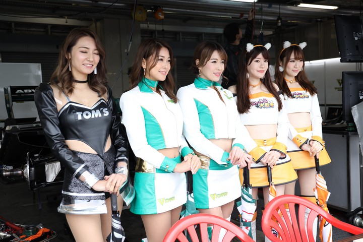 ピットウォーク: レースクイーン