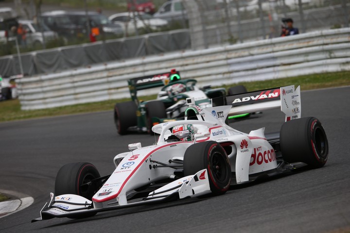 決勝レース: 福住仁嶺（DOCOMO DANDELION M5Y SF19）