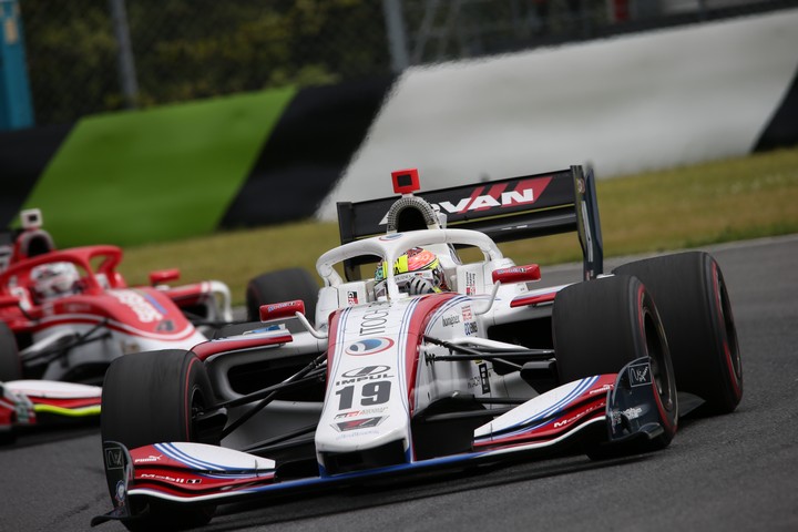 決勝レース: 関口雄飛（ITOCHU ENEX TEAM IMPUL SF19）