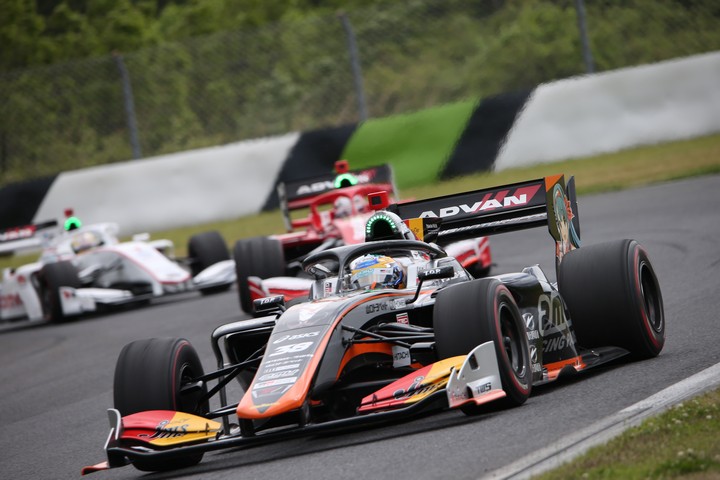 決勝レース: 石浦宏明（JMS P.MU/CERUMO・INGING SF19）
