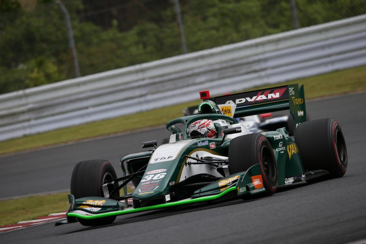 決勝レース: 中嶋一貴（VANTELIN KOWA TOM’S SF19）