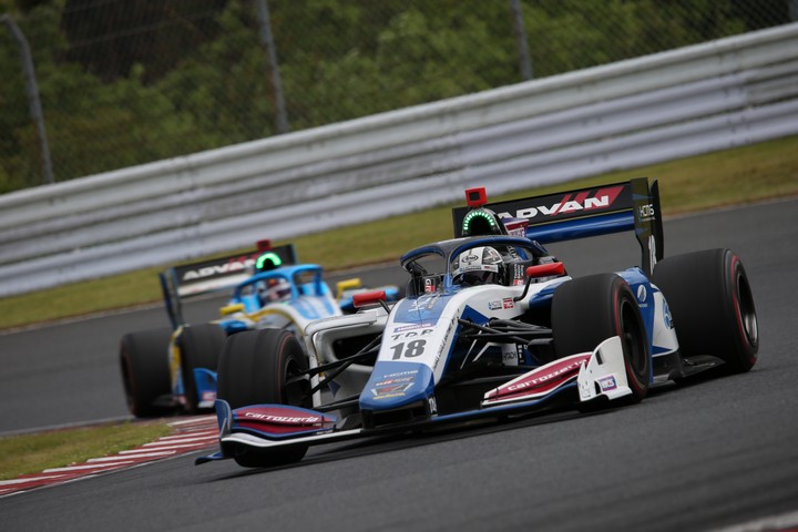決勝レース: 小林可夢偉（KCMG Elyse SF19）