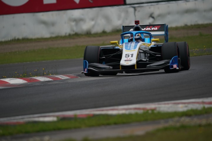 占有走行: ハリソン・ニューウェイ（GOLDEX TAIROKU RACING SF19）