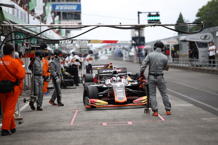 フリー走行: 坪井翔（JMS P.MU/CERUMO・INGING SF19）