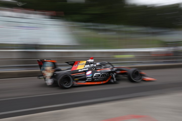 フリー走行: 石浦宏明（JMS P.MU/CERUMO・INGING SF19）