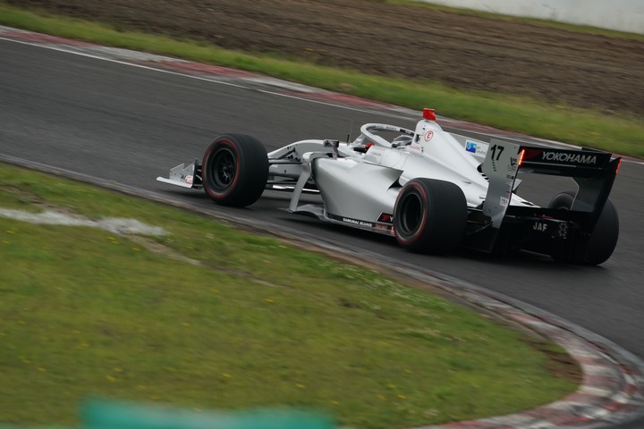 フリー走行: 塚越広大（REAL SF19）