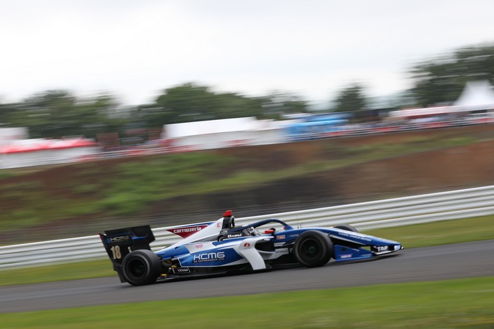 フリー走行: 小林可夢偉（KCMG Elyse SF19）