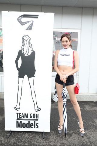 ピットウォーク: レースクイーン