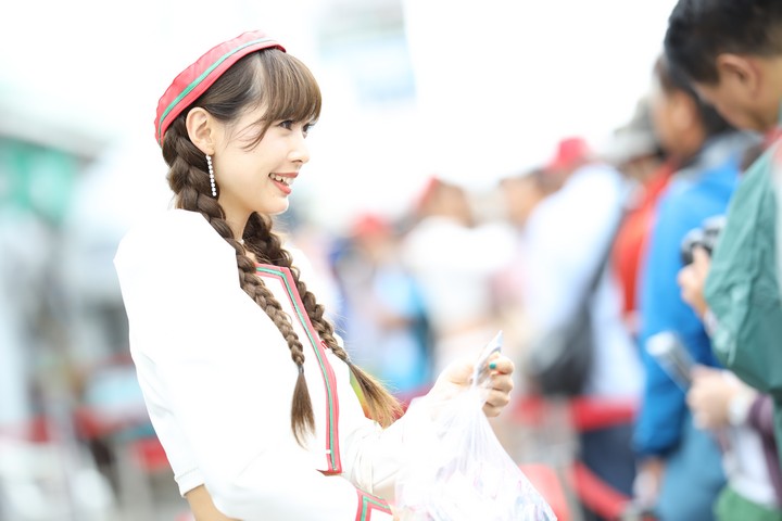 ピットウォーク: レースクイーン