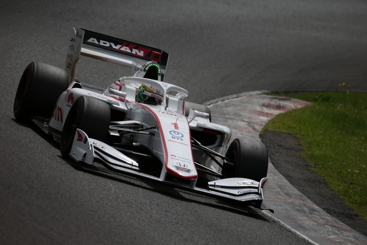 フリー走行: 山本尚貴（DOCOMO DANDELION M1S SF19）