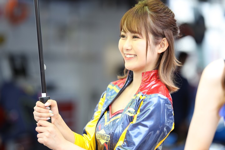 ピットウォーク: レースクイーン