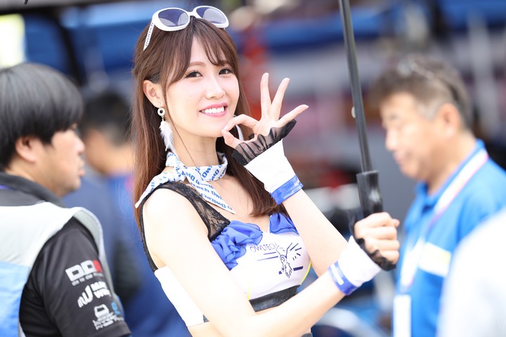 ピットウォーク: レースクイーン