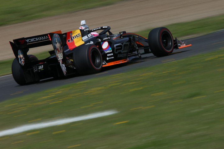 決勝レース: 坪井翔（JMS P.MU/CERUMO・INGING SF19）