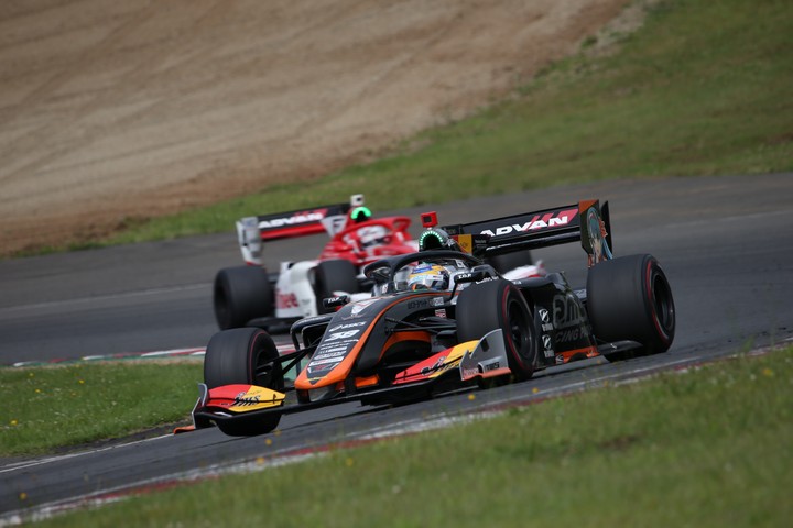 決勝レース: 石浦宏明（JMS P.MU/CERUMO・INGING SF19）