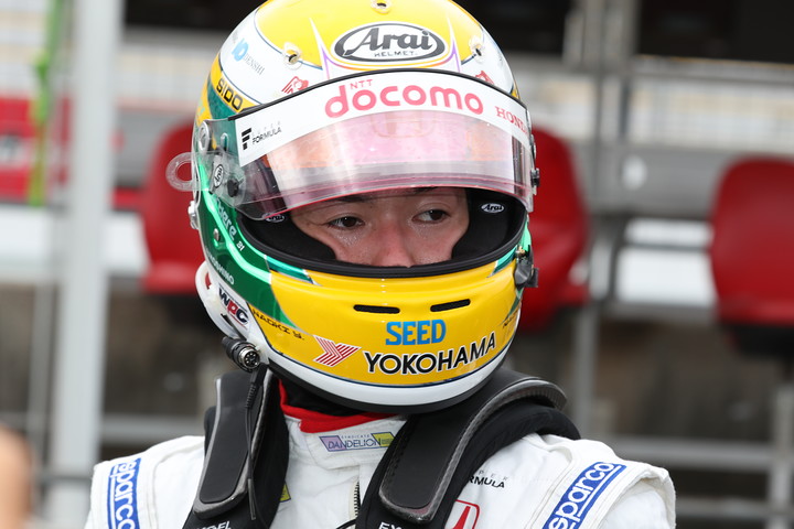 ポールポジションを獲得した山本尚貴（DOCOMO TEAM DANDELION RACING）