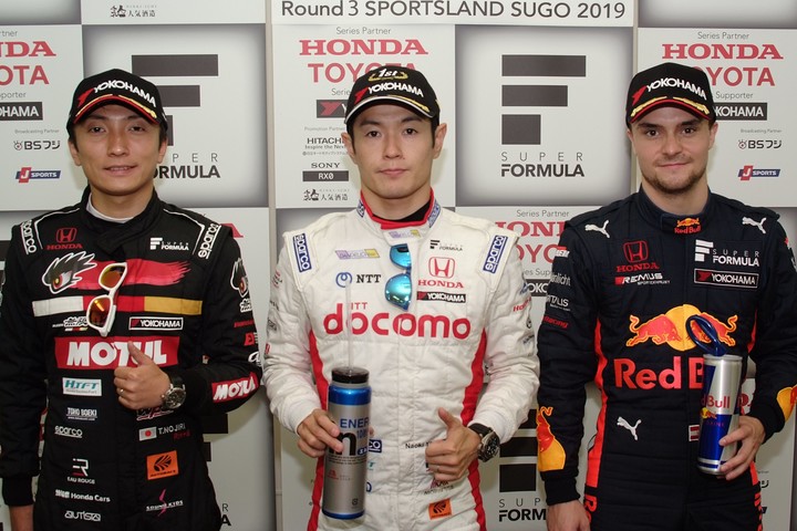 予選フォトセッション: トップ3のドライバー