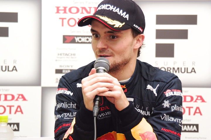 決勝記者会見: 3位のルーカス・アウアー（B-Max Racing with motopark）