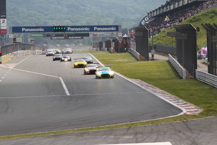 24時間先のゴールを美座してスタートが切られた（グループ1）