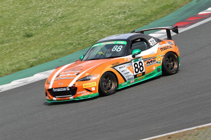 フリー走行: ST-5クラストップタイムは村上モータースMAZDAロードスター