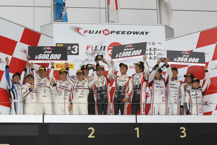 ST-3クラスの表彰式