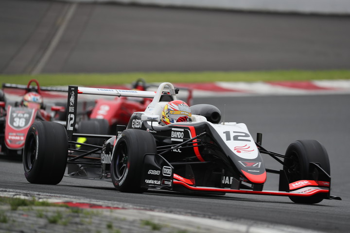 第11戦予選4位、第12戦予選3位の大津弘樹（ThreeBond F318）