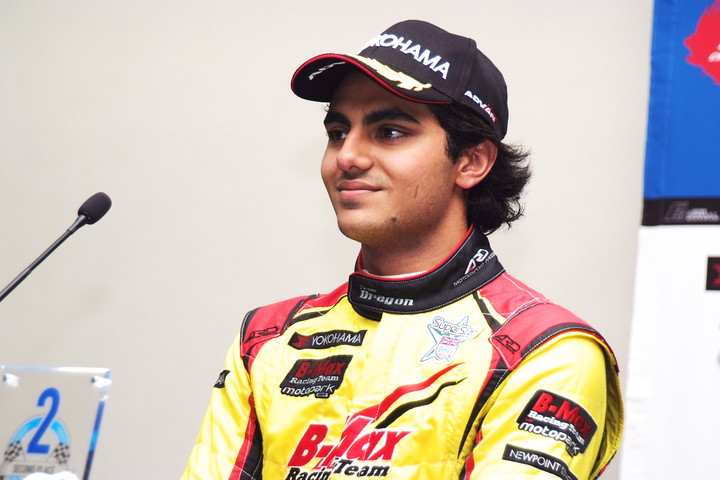 決勝記者会見: 2位のエナム・アーメド（B-Max Racing with motopark）