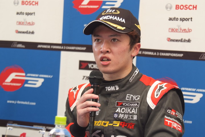 決勝記者会見: 優勝した宮田莉朋（カローラ中京Kuo TEAM TOM'S）