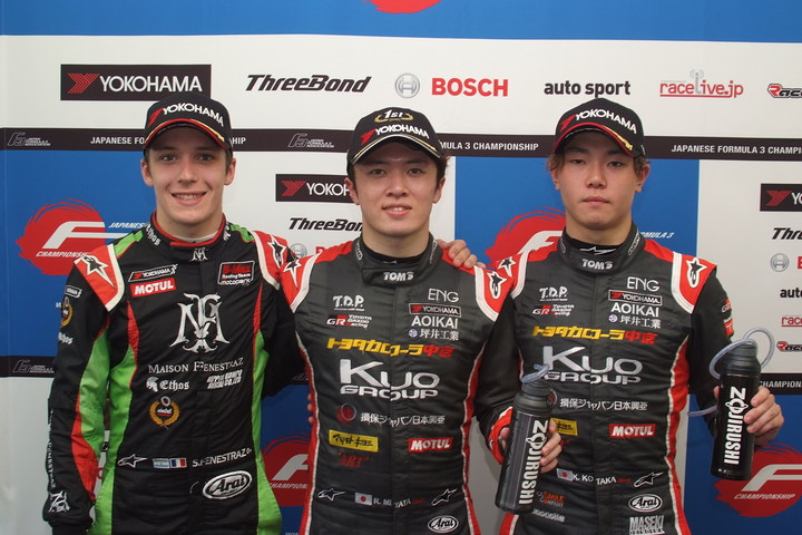 決勝フォトセッション: トップ3のドライバーたち