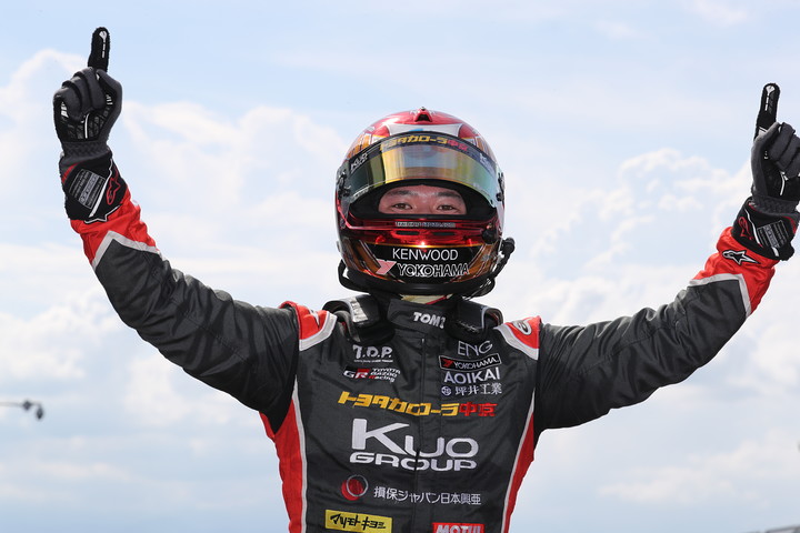 優勝した宮田莉朋（カローラ中京Kuo TEAM TOM'S）