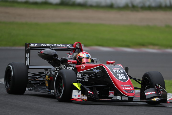 第13戦ポールポジション、第14戦予選2位の宮田莉朋（カローラ中京Kuo TOM'S F317）