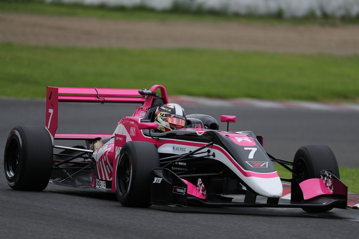 第13戦、第14戦とも予選9位のエステバン・ムース（YTB by Carlin）