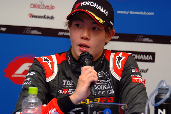 決勝記者会見: 3位の小高一斗（カローラ中京Kuo TEAM TOM'S）