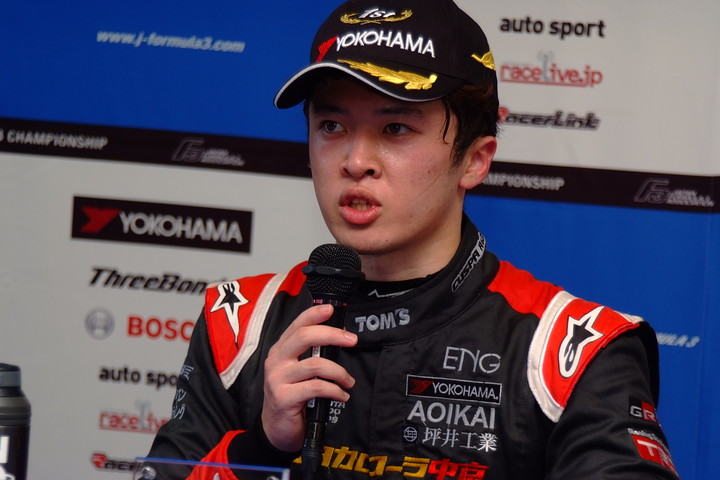 決勝記者会見: 優勝した宮田莉朋（カローラ中京Kuo TEAM TOM'S）