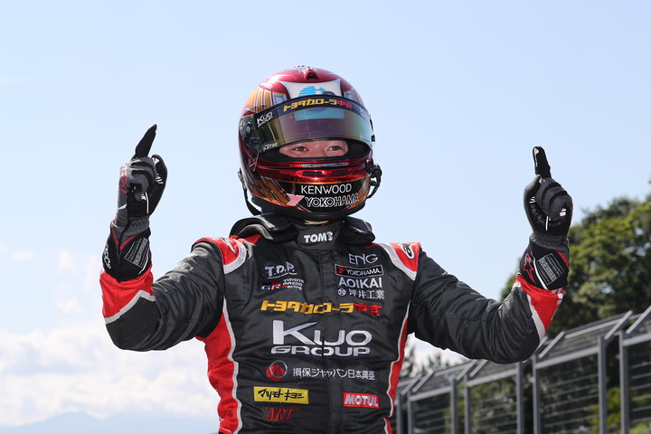 優勝した宮田莉朋（カローラ中京Kuo TEAM TOM'S）