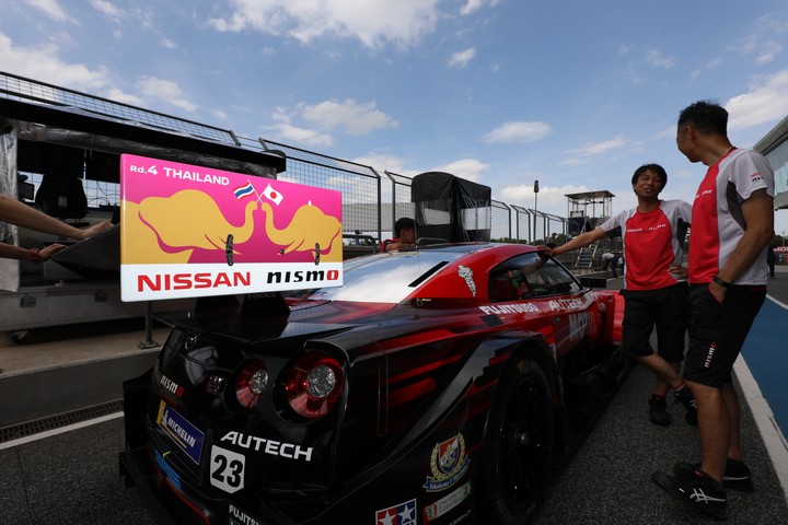 搬入日: MOTUL AUTECH GT-R（NISMO）