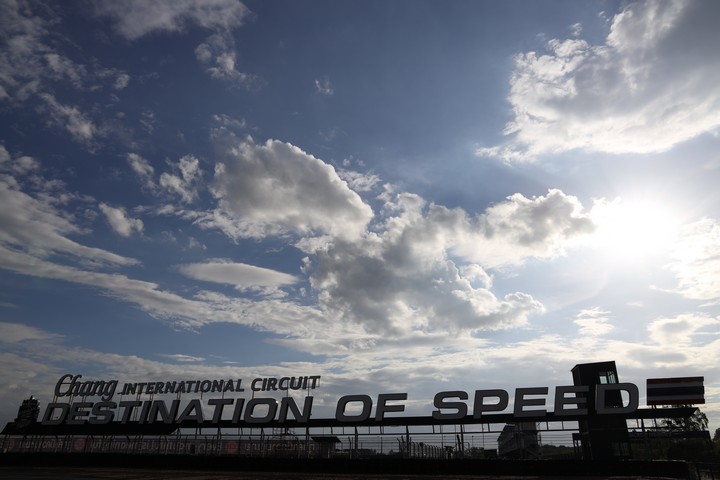 搬入日: チャン・インターナショナルサーキット（タイ・ブリーラム県）