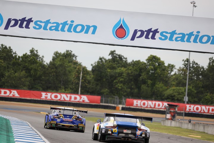 公式練習: 横溝直輝／峰尾恭輔組（PACIFIC MIRAI AKARI NAC PORSCHE）