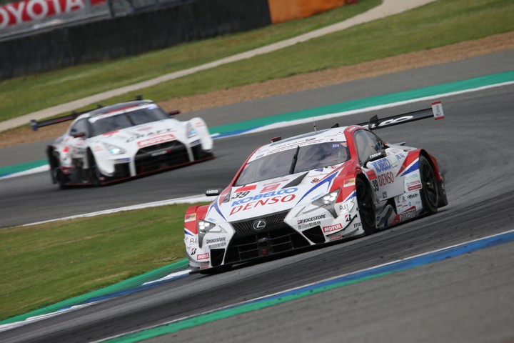 公式練習: 中山雄一（DENSO KOBELCO SARD LC500）