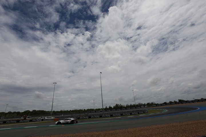 公式練習: 平手晃平／フレデリック・マコヴィッキィ組（CRAFTSPORTS MOTUL GT-R）