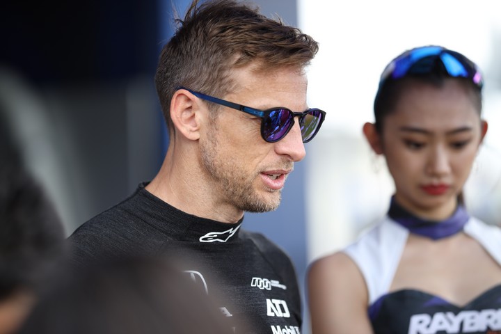 ピットウォーク: ジェンソン・バトン（TEAM KUNIMITSU）